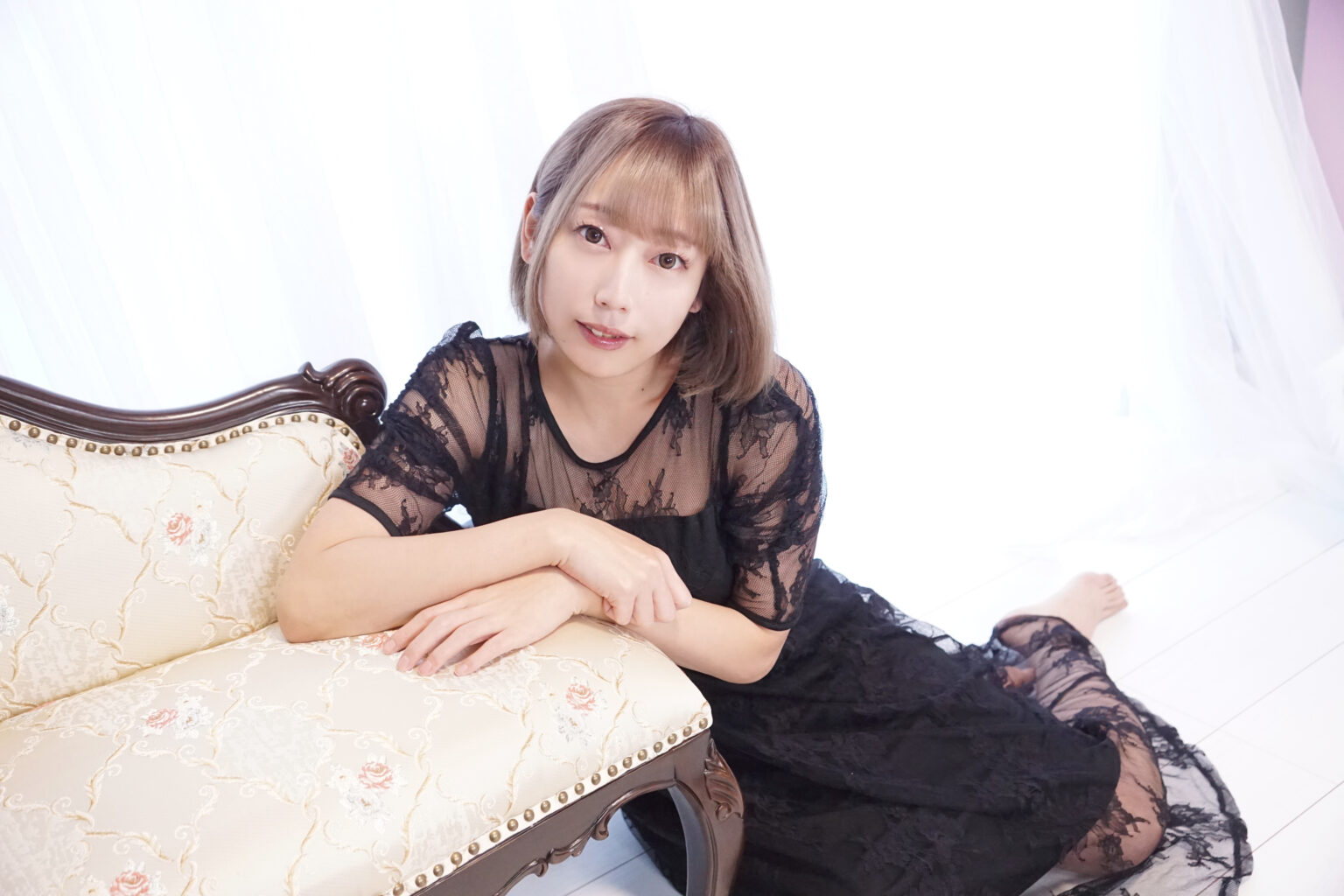 「MAHJONG GIRLS COLLECTION」01 麻雀プロ+フォトグラファー・愛内よしえ 麻雀新聞